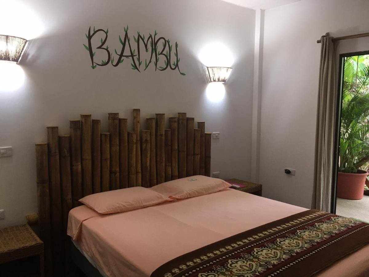 Casita Madame Hotel Puerto López Екстериор снимка