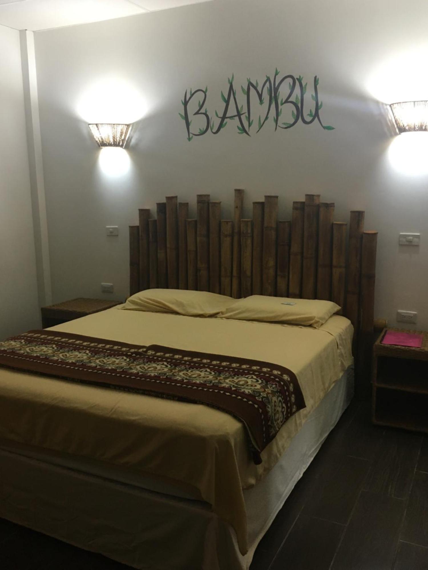 Casita Madame Hotel Puerto López Екстериор снимка