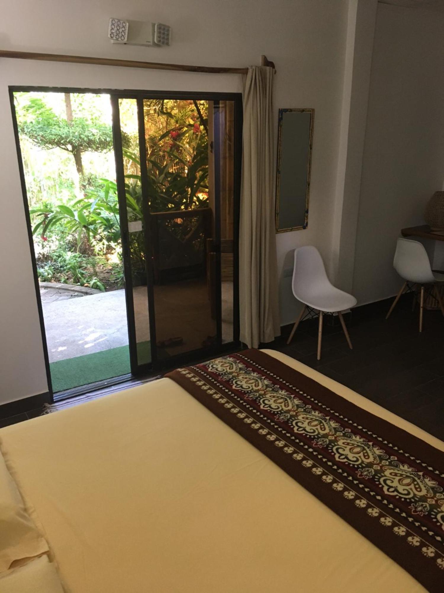 Casita Madame Hotel Puerto López Екстериор снимка