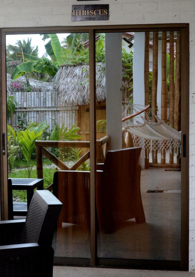 Casita Madame Hotel Puerto López Екстериор снимка