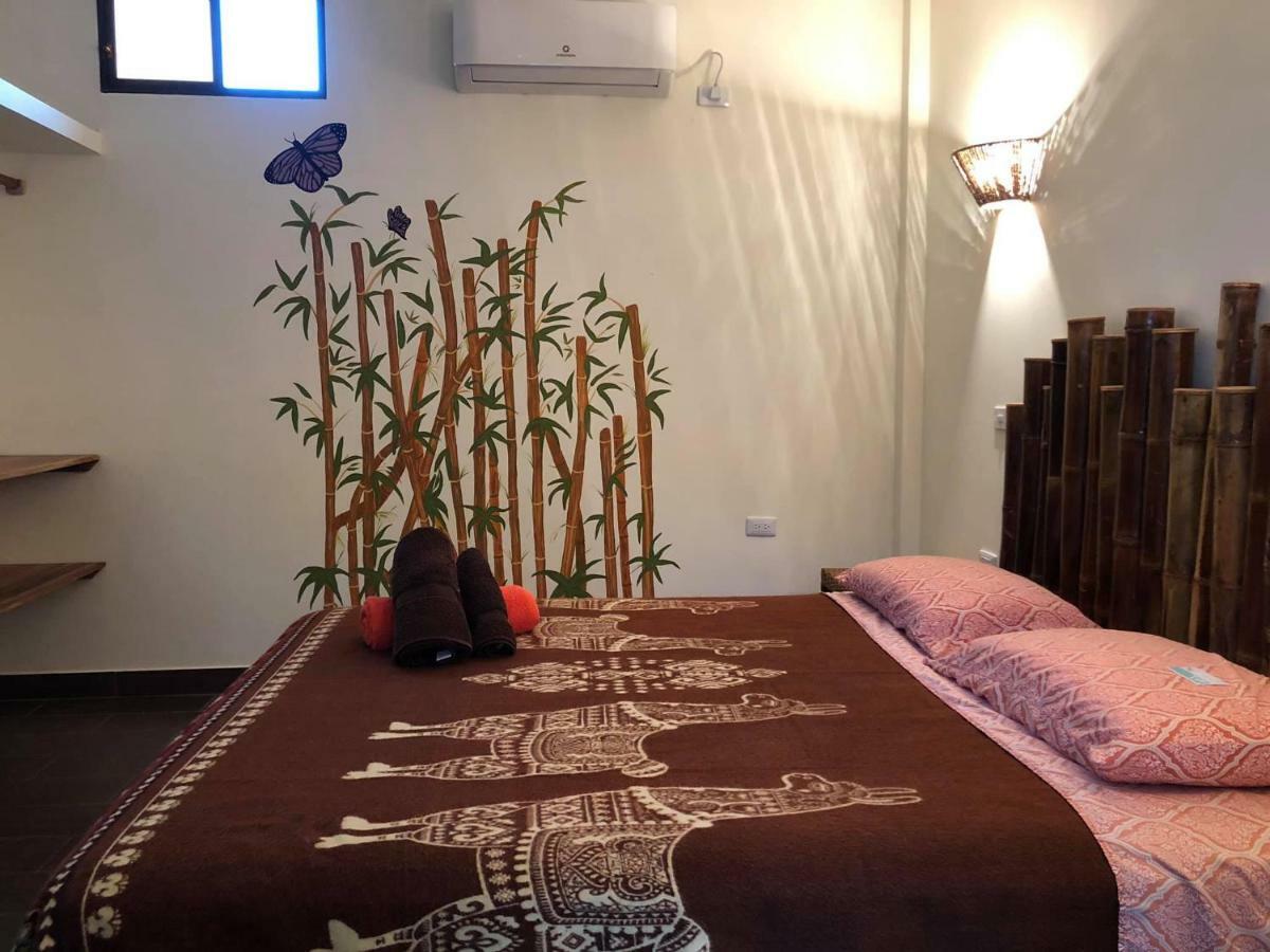 Casita Madame Hotel Puerto López Екстериор снимка